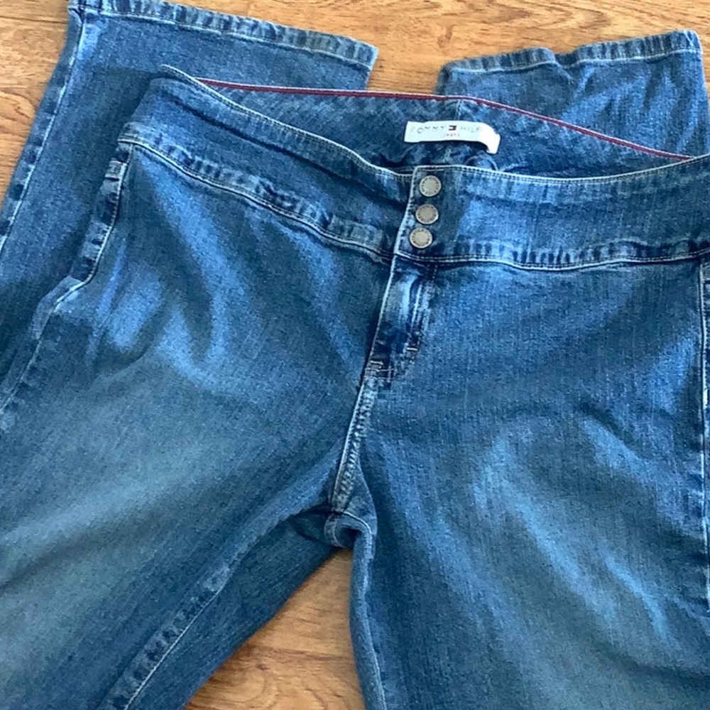 Th 3 button straight leg jeans.